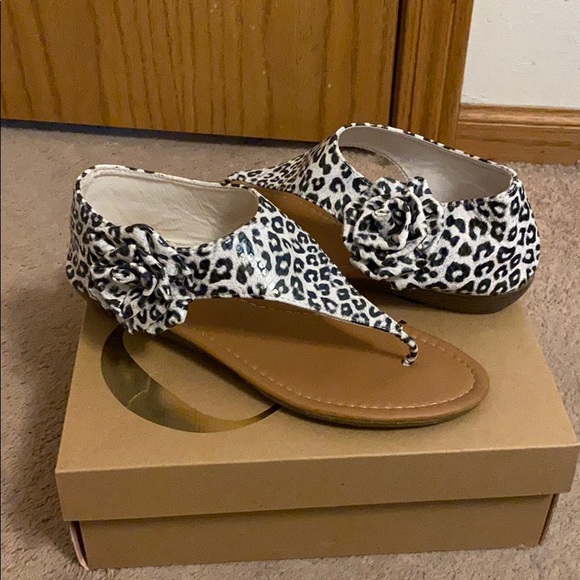 Sandals - Picture 4 of 4